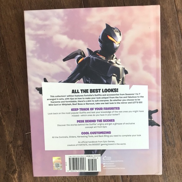 Official Fortnite Outfits Collectors’ Edition - Picture 2 of 5